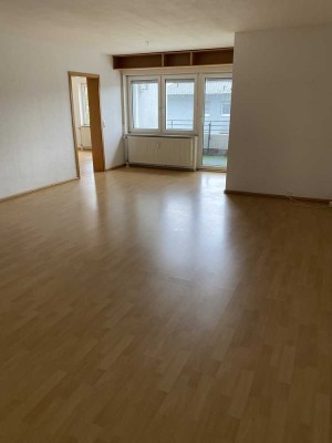 Gepflegte 2-Zimmer Wohnung mit Balkon in Niefern-Öschelbronn