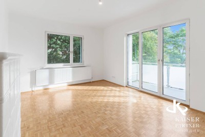 Neurenovierte 6-Zimmer-Wohnung mit Terrasse in den Garten, Balkonen und Grünblick!