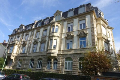 Hochwertige und repräsentative 1-Zimmer Altbauwohnung nach Kernsanierung zu vermieten