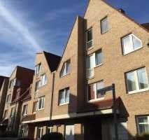 Gepflegte 2,5-Zimmer-DG-Wohnung mit Balkon und Einbauküche in Braunsfeld, Köln
