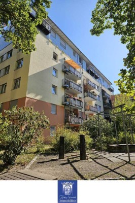 Interessante Wohnung mit großem Balkon in grüner und gepflegter Wohnanlage!