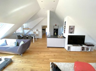 Schicke helle 4 Zimmer-Wohnung mit Top Ausstattung, ruhige zentrumsnahe Lage