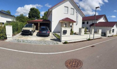 Modernes Einfamilienhaus mit Doppelgarage und traumhaftem Garten - Ihr Zuhause zum Wohlfühlen!
