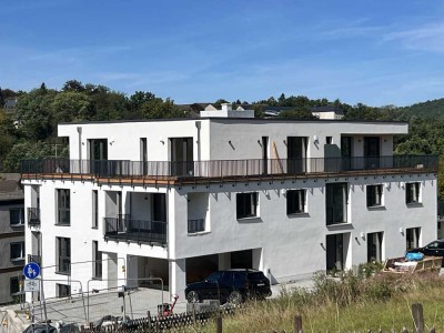 OFFENE BESICHTIGUNG AM SAMSTAG, DEN 20.09.25 UM 15 UHR!
LIFESTYLE TRIFFT INS GRÜNE!
NEUBAU!
3 Zim