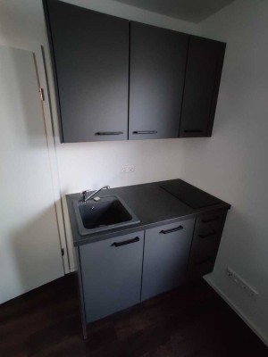 108-05  1-Zimmer-Wohnung mit Einbauküche und Tageslichtbad