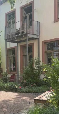 Traumhafte, kernsanierte 3-Zimmer-Altbau-Maisonette im Nordend