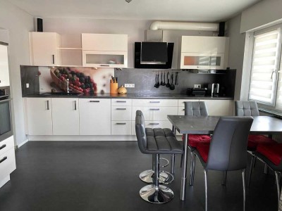 Hochwertige 3-Zimmer-Wohnung mit Balkon in Karlsbad Spielberg