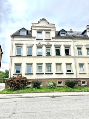 Gemütliche DG-Wohnung mit Küche und Balkon! Garage für Ihren PKW!!!
