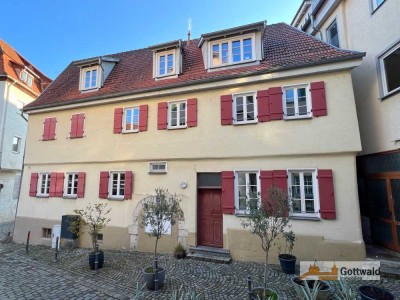 Charmanter Altbauflair in 2,5-Zi.-EG-Wohnung im Herzen der Esslinger Altstadt mit Garagenstellplatz