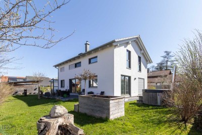 Traumhaft schön! Neuwertiges Niedrigenergiehaus mit Einliegerwohnung in Oderding