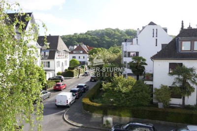 Düsseldorf-Grafenberg: 4-Zimmer-Wohnung mit Einbauküche, Balkon und Garage in bevorzugte