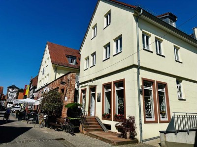 Mitten im Leben - wunderschöne, helle 2,5-Raum-Wohnung in der Altstadt von Dreieichenhain!!!