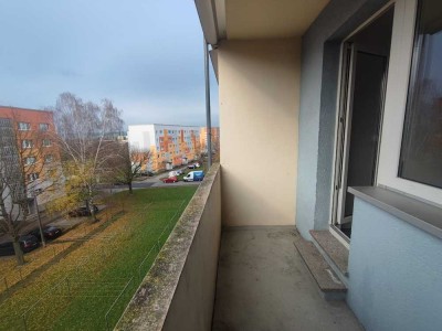 Vierraumwohnung zum kleinen Mietpreis!