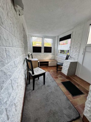 Geschmackvolle, sanierte 1-Zimmer-Souterrain-Wohnung mit Einbauküche in Grimmen