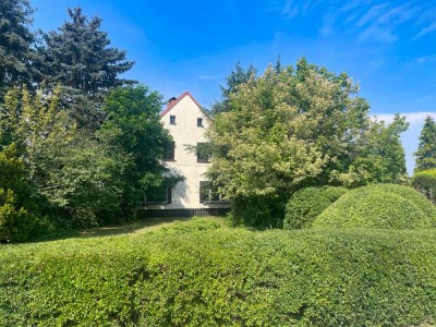 Alle unter einem Dach! Mehrgenerationenhaus auf großem Grundstück