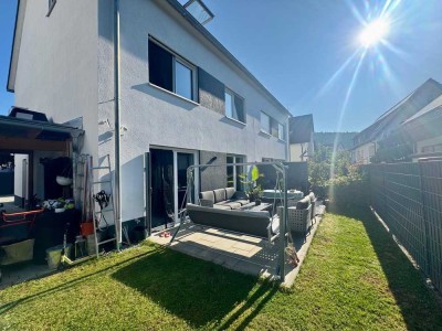 Modernes Einfamilienhaus mit 5 Zimmern, Terrasse, Carport und Ankleideraum in Aichtal