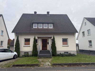 Verhelfen Sie diesem 2-Familienhaus zu neuem Glanz!