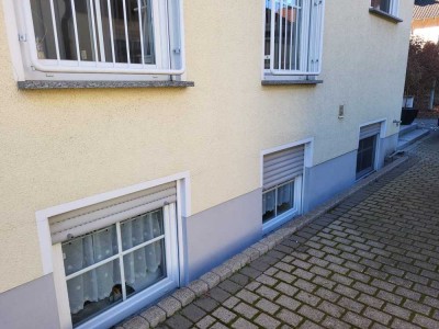 Schöne und gepflegte 2-Zimmer-Souterrain-Wohnung in Münzenberg