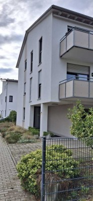 Moderne 3-Zimmer Dachgeschosswohnung in Weinheim-Lützelsachsen Ebene mit Balkon