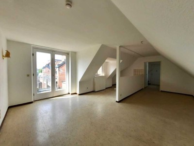 Für Senioren mit WBS! Charmante 2-Zimmerwohnung im Dachgeschoss mit besonderem Flair