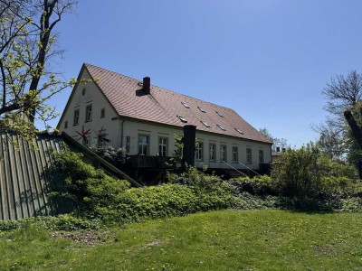 Freundliche 2,5-Zimmer-Wohnung im Gutshaus in Süderholz OT Wüst Eldena