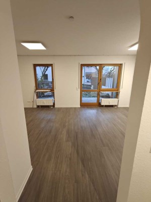 Frisch renovierte 2-Zimmer-Wohnung mit großem Garten in ruhiger Sackgassenlage Stuttgart-Plieningen