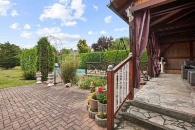 Gartenzeit, Familienzeit, Lebenszeit – DHH mit 2 Stellplätzen, Pool und tollem Garten