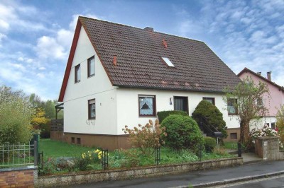 Einfamilienfertighaus mit Garten und Doppelgarage in ruhiger Lage von Tirschenreuth zu verkaufen