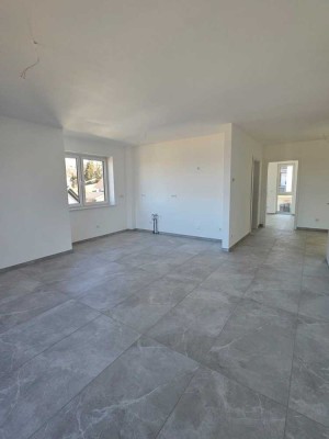 ** Neubau genießen: Komfort trifft auf ruhige Lage nahe dem Stadtkern **