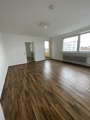 schicke frisch 2 Zimmer Wohnung mit Balkon