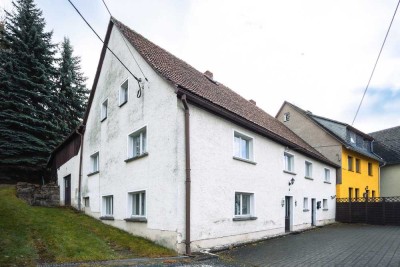 Gemütliches Haus mit großem Garten mit Charme und Potential