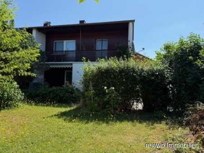 Gemütliche Doppelhaushälfte mit Balkon, Terrasse und Garten in ruhiger Lage