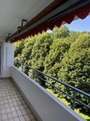 Sofort frei,  4,5 Zimmer Wohnung in Stuttgart-Feuerbach!!