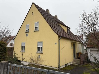 Sanierungsbedürftiges Einfamilienhaus mit Abrissoption – Grundstück in Gerolzhofen zu verkaufen