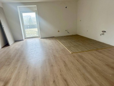 Erstbezug nach Sanierung - 3 Zimmer Wohnung in Ruhelage (Top1)