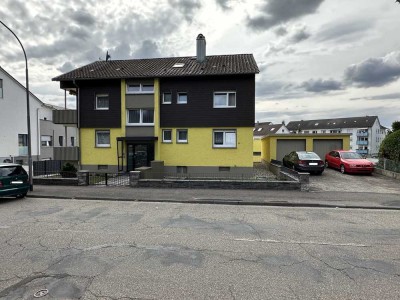 3 Familienhaus, 1.204 m² Grundstück & 10 Stellplätzen oder Baugrundstück!