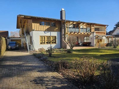 Großzüguge Erdgeschoss - Wohnung in Burghausen in Toplage mit Garagenstellplatz.