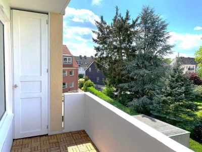 Helle, moderne Wohnung mit Stellplatz, Balkon u. Küche
