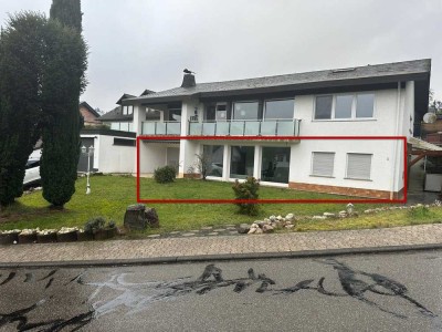 Stilvolle Erdgeschosswohnung mit moderner Ausstattung und Terrasse