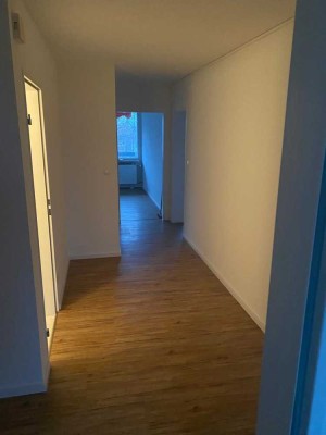 Sanierte 3-Zimmer-Wohnung mit Balkon in Kaufering