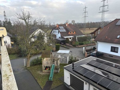 Top Lage: Nette 3 Zi-Wohnung mit Balkon und Blick ins Grüne