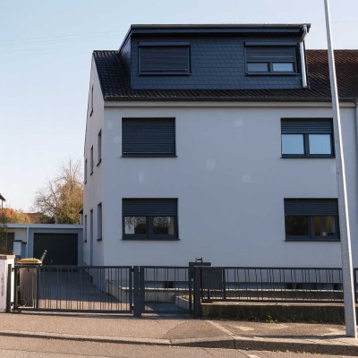 Frisch sanierte 2-Zimmer-Wohnung im Gartengeschoss – Modern & Teilmöbliert