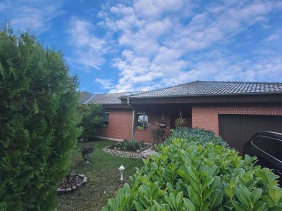 Charmante Doppelhaushälfte im Bungalow-Stil in Glauzig