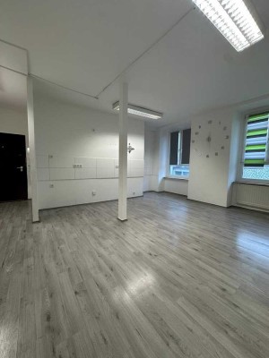 71 m² Wohnung mit moderner Wohnküche und Badewanne zu vermieten!