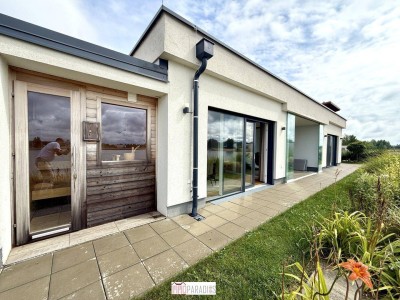 EXKLUSIVER BUNGALOW AM SEE - ERSTE REIHE MIT TRAUMHAFTEM AUSBLICK