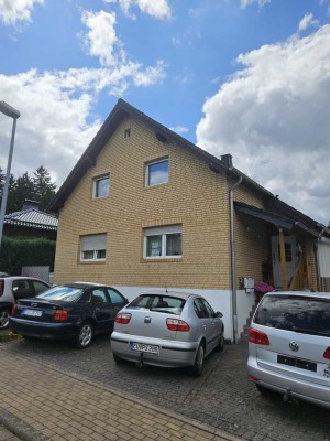 Geräumiges, günstiges 8-Zimmer-Mehrfalienhausamilienhaus in Mechernich