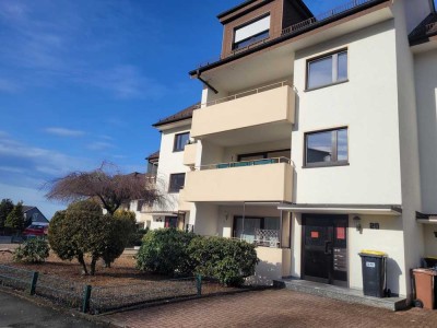 Renovierte 2 Zi. Wohnung mit Balkon und Echtholzparkett - seltene Gelegenheit in gefragter Straße!