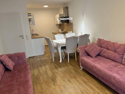 Vollmöblierte Traumwohnung mit Balkon &amp; Garage – Alles inklusive! (Warmmiete 1.300 €)