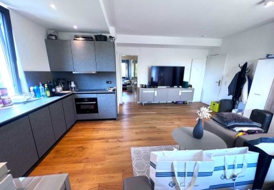 Moderne, noch neue 2-Zi.-Whng + Balkon, ruhig und doch ideal zur City gelegen, U-Bahn, Garage!