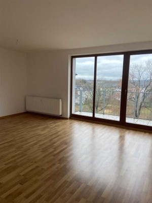 Kapitalanlage: 3-Zimmer im DG mit Laminat, Balkon, Bad mit Wanne und Dusche!